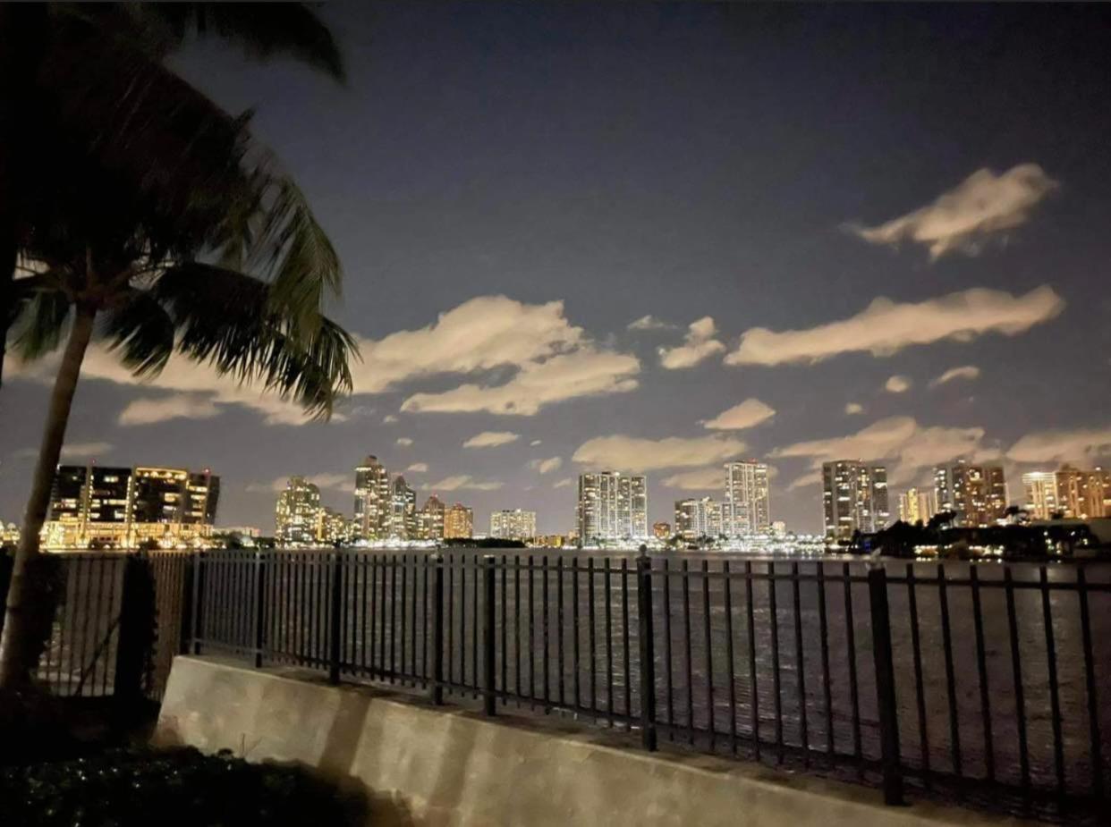 Le Frontenac Villa Sunny Isles Beach Exterior foto